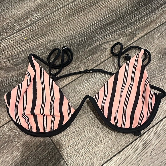 Underwire swim top - Picture 1 of 2